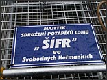 Ekologická akce umísťování košů v lomu Šífr ve Svobodných Heřmanicích